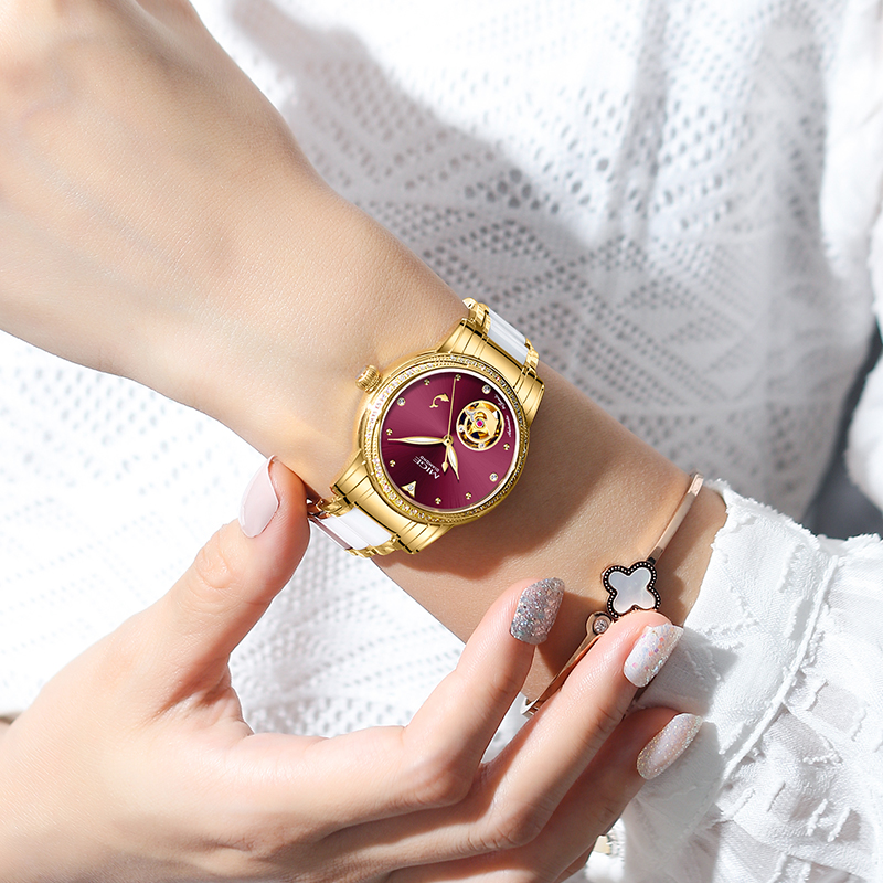 ساعة يد نسائية ميكانيكية فاخرة - مراجعة Skeleton Mechanical Watch وسعره