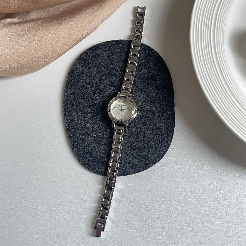 ساعة يد ذهبية كلاسيكية أنيقة،  - مراجعة Smartwatch Vintage Watches For Women وسعره