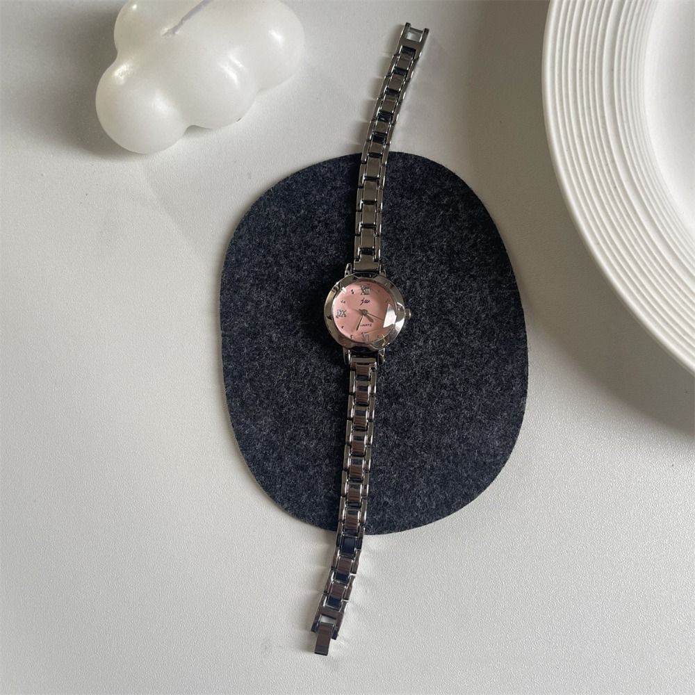 ساعة يد ذهبية كلاسيكية أنيقة ب - مراجعة Smartwatch Vintage Watches For Women وسعره