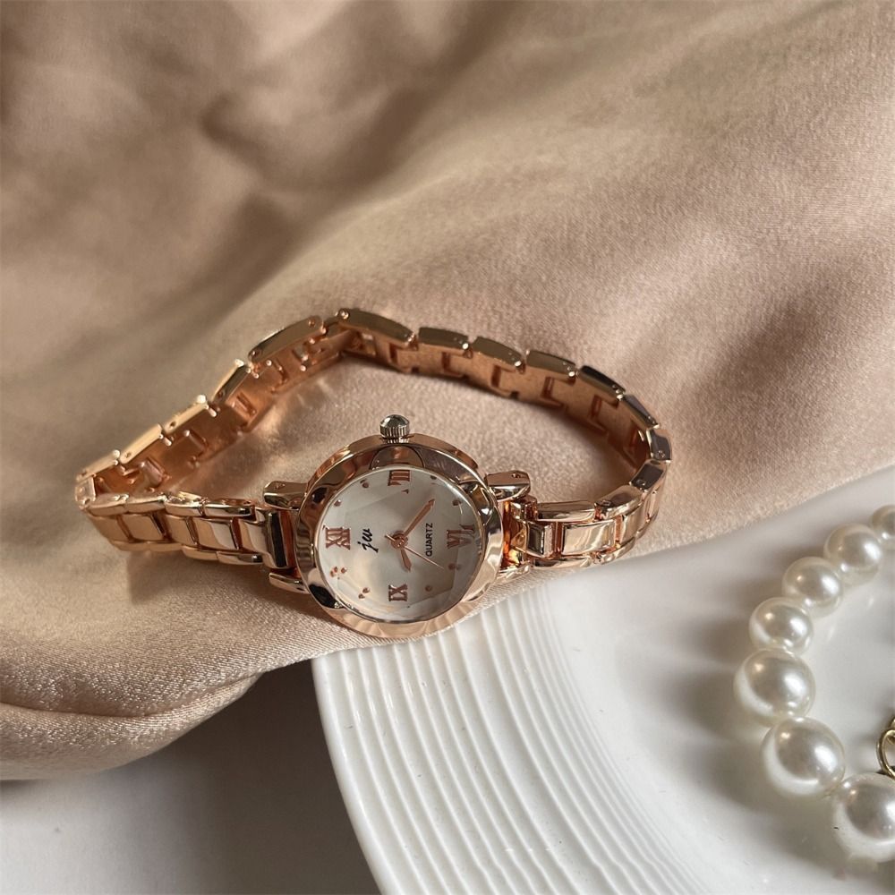 ساعة يد ذهبية كلاسيكية أنيقة ب - مراجعة Smartwatch Vintage Watches For Women وسعره