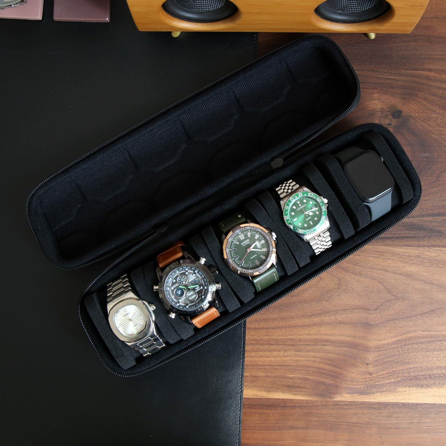 منظم صندوق الساعة للرجال أو ال - مراجعة Smartwatch I Watches وسعره