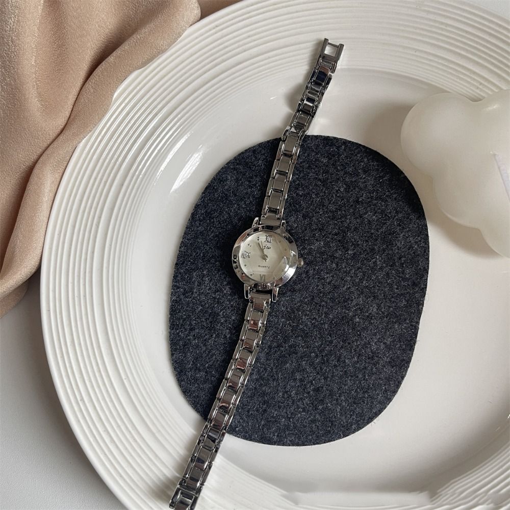 ساعة يد ذهبية أنيقة وفاخرة للن - مراجعة Smartwatch Vintage Watches For Women وسعره